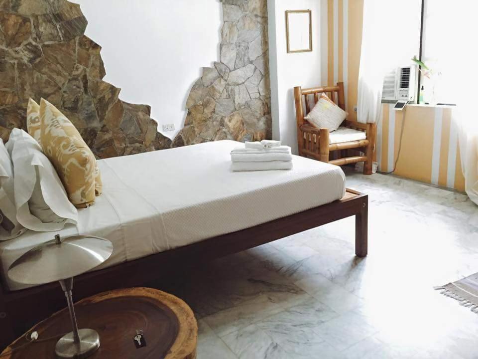Stone Creek House Bed & Breakfast Romblon Luaran gambar