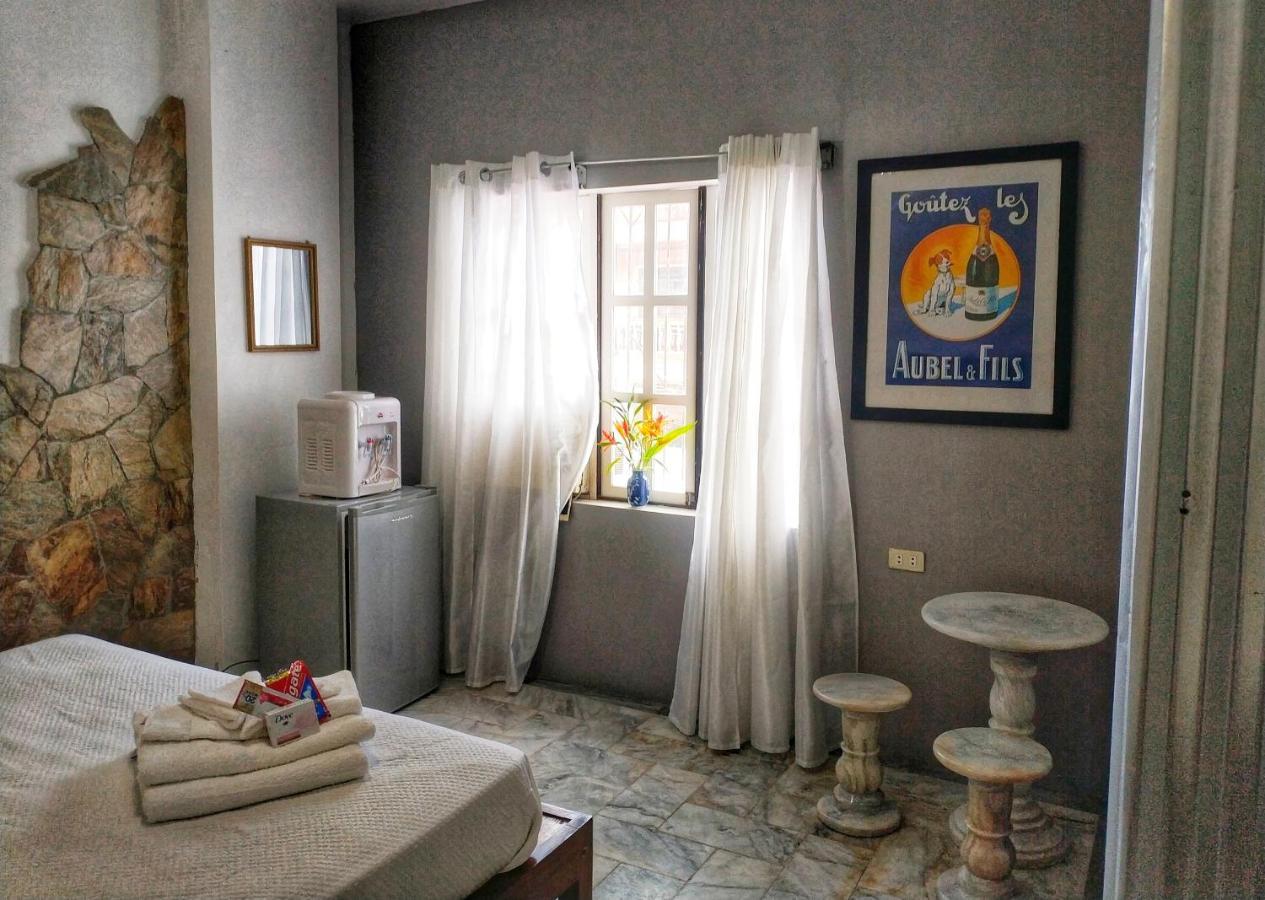 Stone Creek House Bed & Breakfast Romblon Luaran gambar