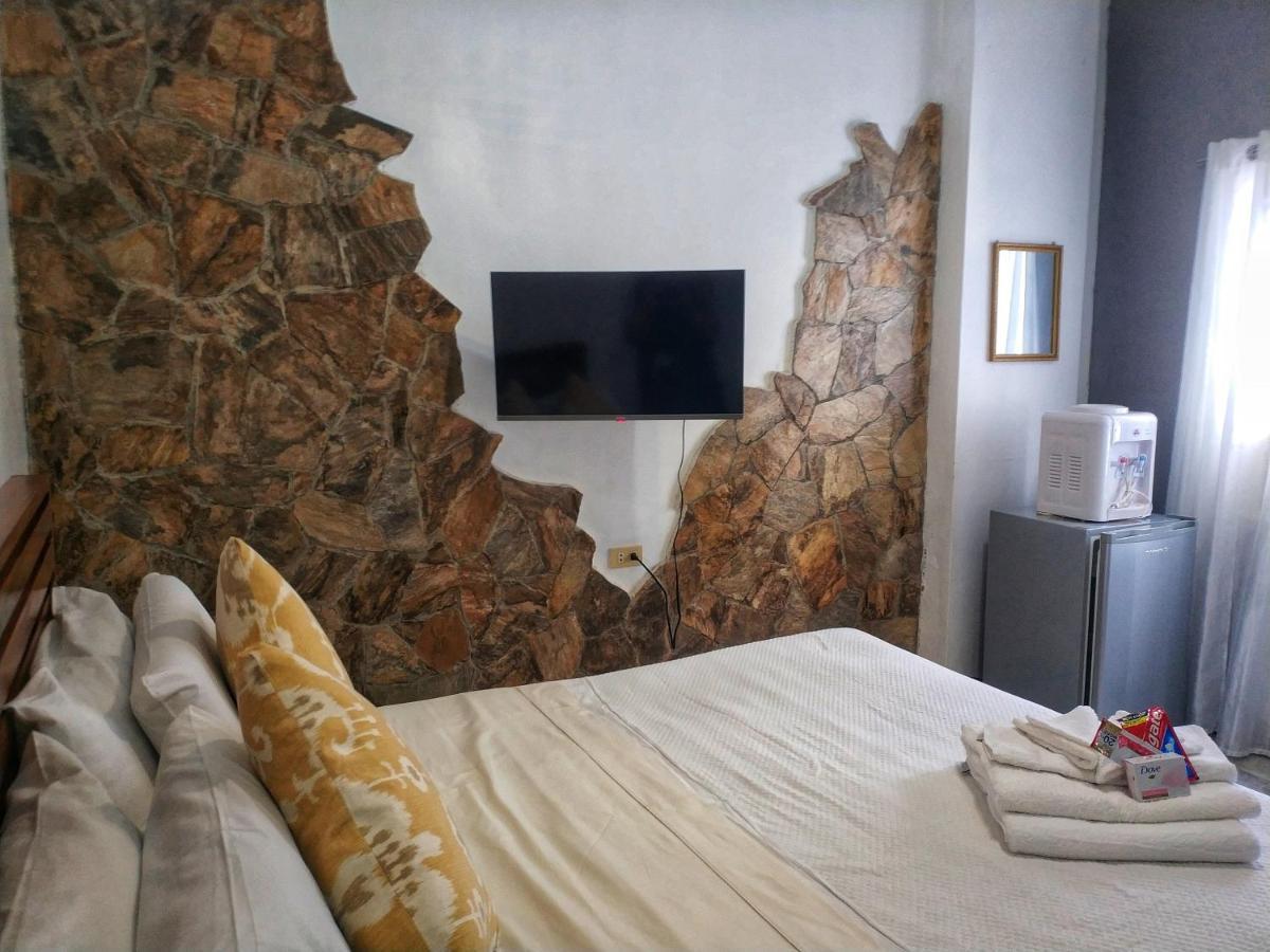 Stone Creek House Bed & Breakfast Romblon Luaran gambar