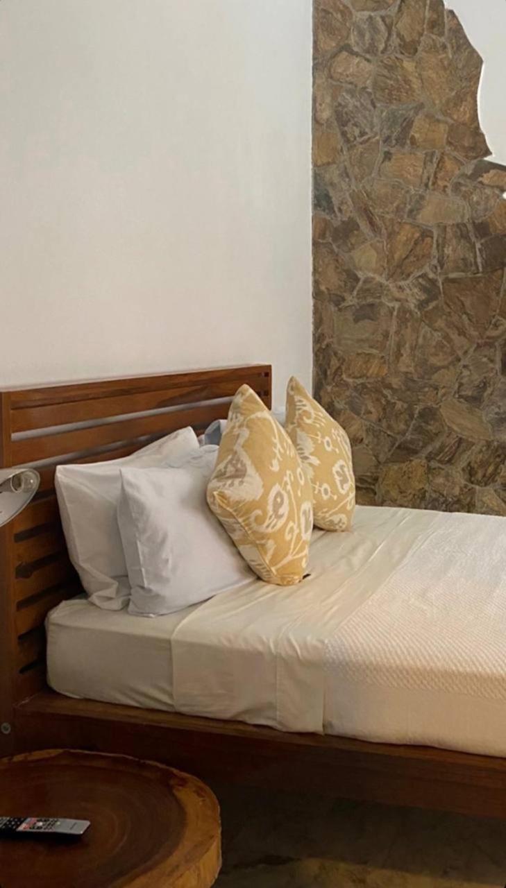 Stone Creek House Bed & Breakfast Romblon Luaran gambar