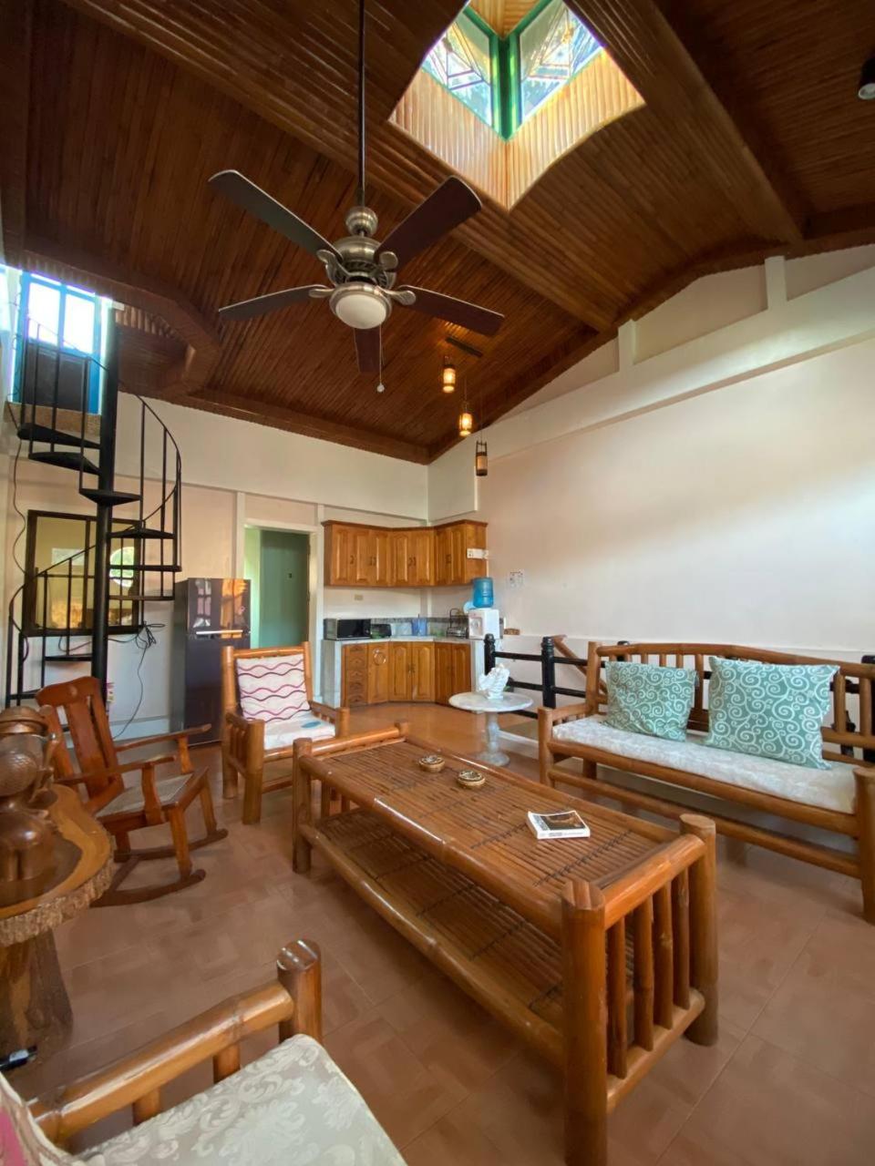 Stone Creek House Bed & Breakfast Romblon Luaran gambar